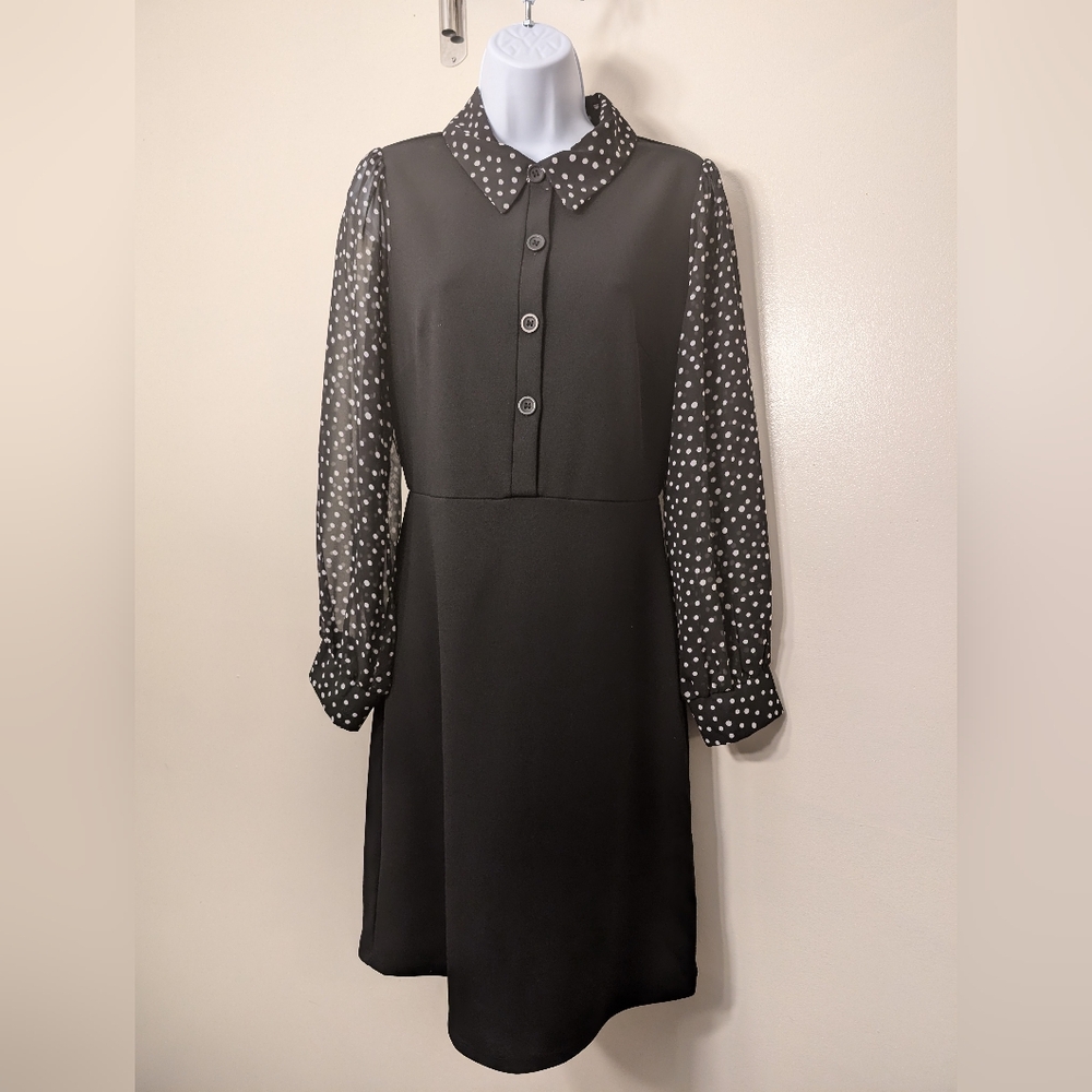 EN FOCUS STUDIO Black Chiffon Dot Sleeve Size 8 PTP 17